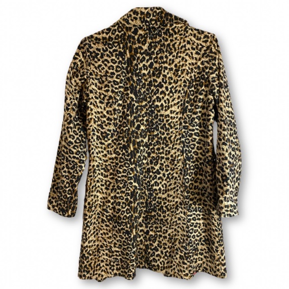 Super cute Leopard Jacket with pockets and Pink Lining ๐ - Picture 2 of 3